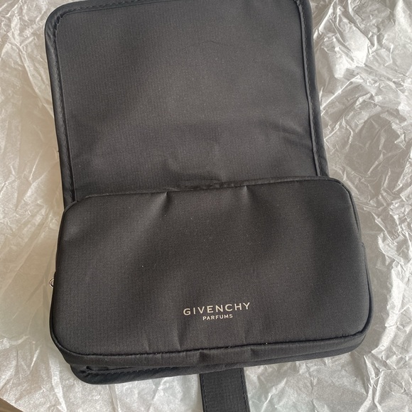GIVENCHY Parfums Pouch Nylon Black - Picture 5 of 6